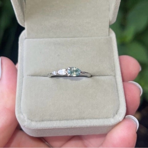 Etsy Moss Agate Ring, Pear Cut w 3 Gemstones, 925 Sterling Silver, Size 4 1/2 - Picture 3 of 7